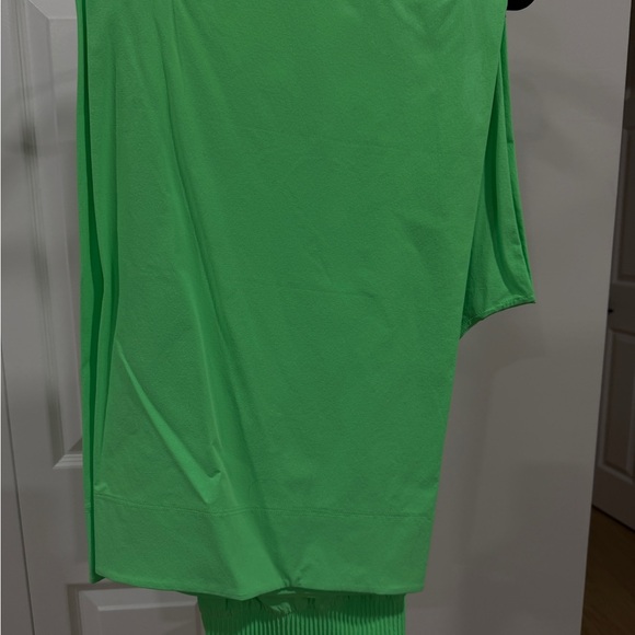 Lululemon neon Green Jogger wide leg pants - Picture 3 of 8